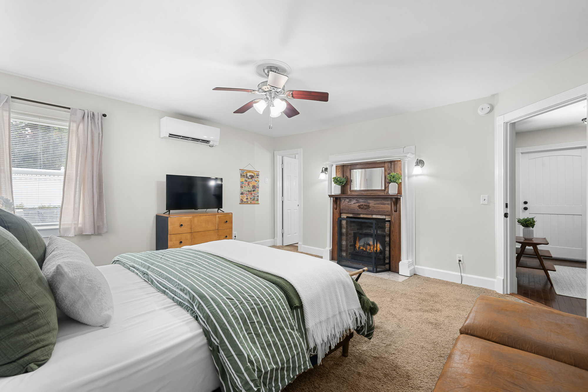 Appalachian Room at Trackrock Hollow Lodge