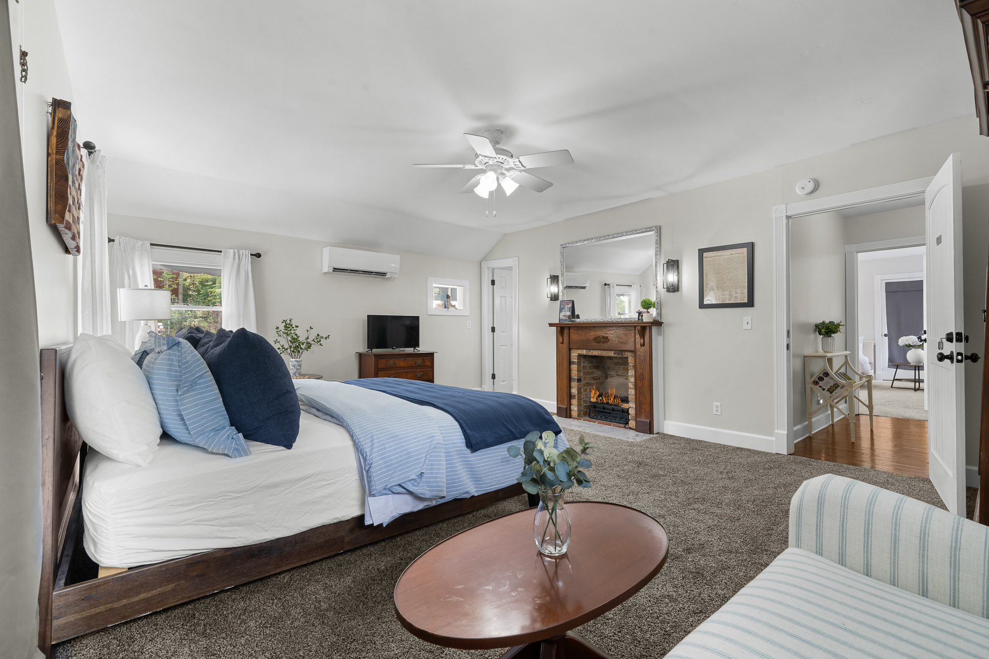 Patriot Room at Trackrock Hollow Lodge